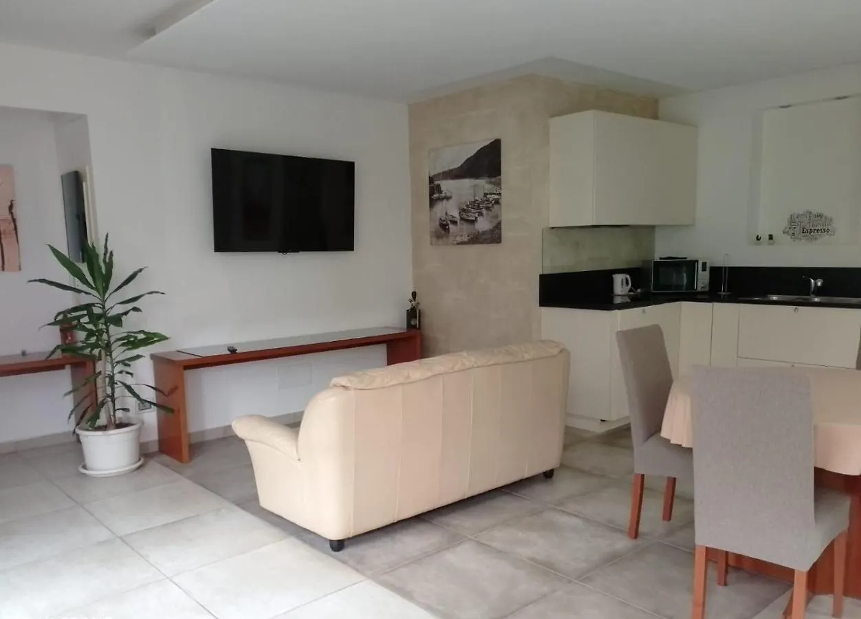Suite Mimosa Con Piscina - Affitti Brevi Italia Sirmione 0*,  Italy