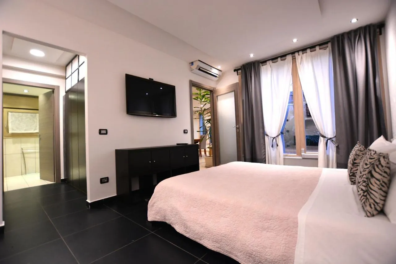 Suite Mimosa Con Piscina - Affitti Brevi Italia Sirmione Italy